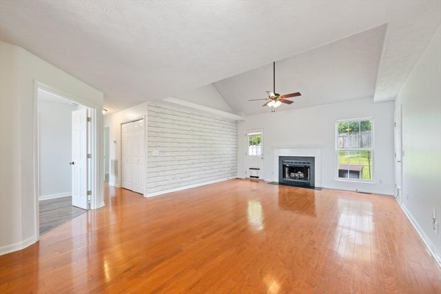 124 Jesse Brown Dr, Goodlettsville, TN 37072