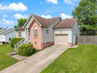 124 Jesse Brown Dr, Goodlettsville, TN 37072