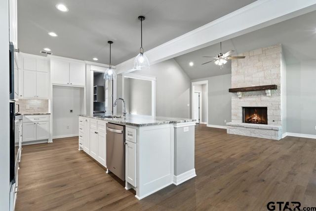 17212 CR 479, Lindale, TX 75771