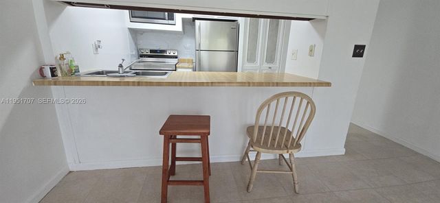 3680 Inverrary Dr 3M, Lauderhill, FL 33319