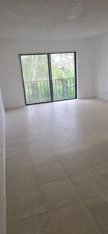 3680 Inverrary Dr 3M, Lauderhill, FL 33319