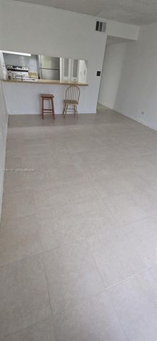 3680 Inverrary Dr 3M, Lauderhill, FL 33319