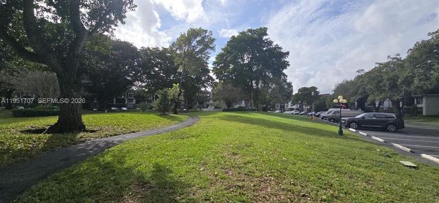 3680 Inverrary Dr 3M, Lauderhill, FL 33319