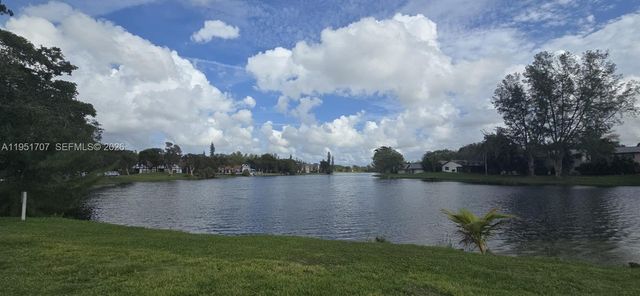 3680 Inverrary Dr 3M, Lauderhill, FL 33319