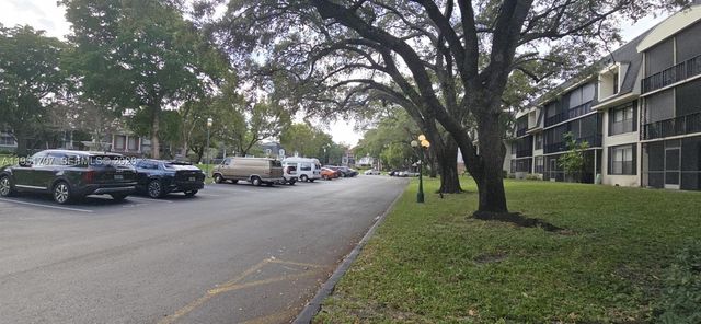 3680 Inverrary Dr 3M, Lauderhill, FL 33319