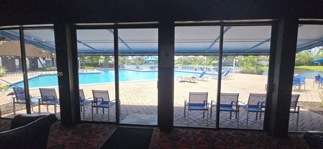 3680 Inverrary Dr 3M, Lauderhill, FL 33319