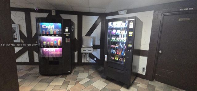 3680 Inverrary Dr 3M, Lauderhill, FL 33319