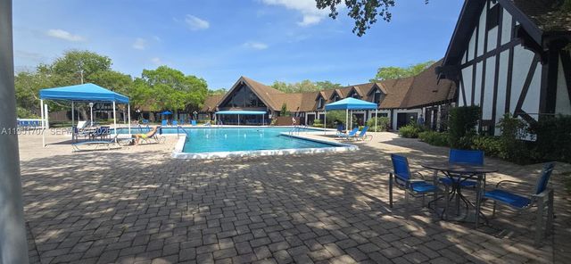 3680 Inverrary Dr 3M, Lauderhill, FL 33319