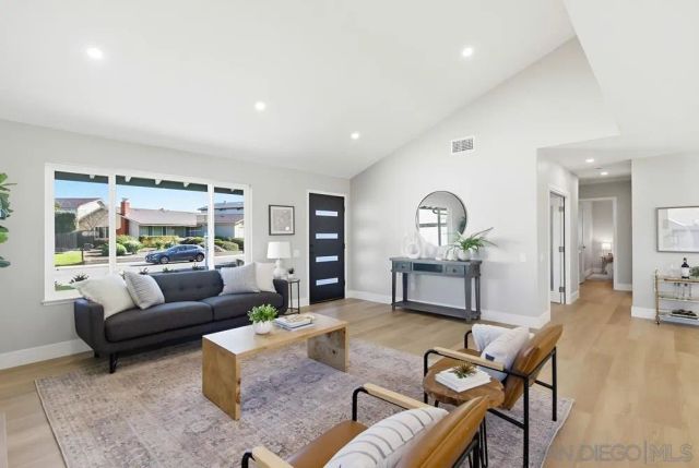 15220 Amalia St, San Diego, CA 92129