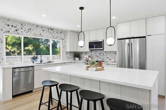 15220 Amalia St, San Diego, CA 92129