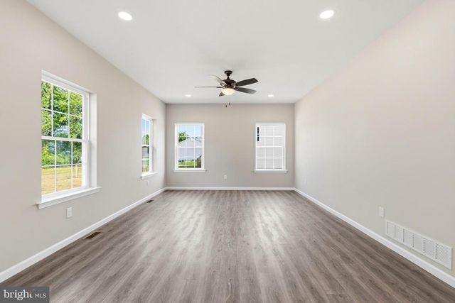 1178 S SPRING RD, Vineland, NJ 08361