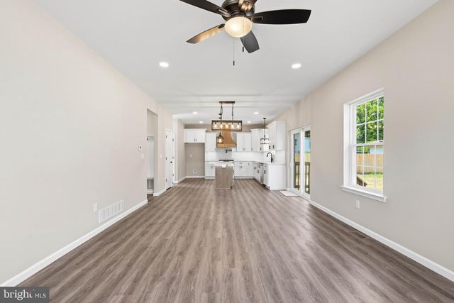 1178 S SPRING RD, Vineland, NJ 08361