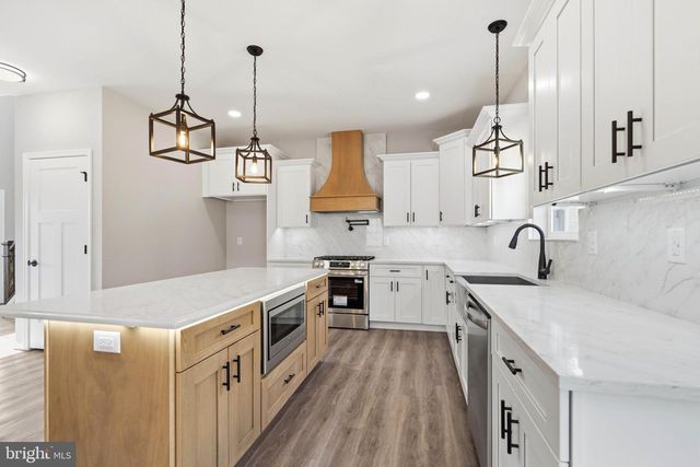 1178 S SPRING RD, Vineland, NJ 08361