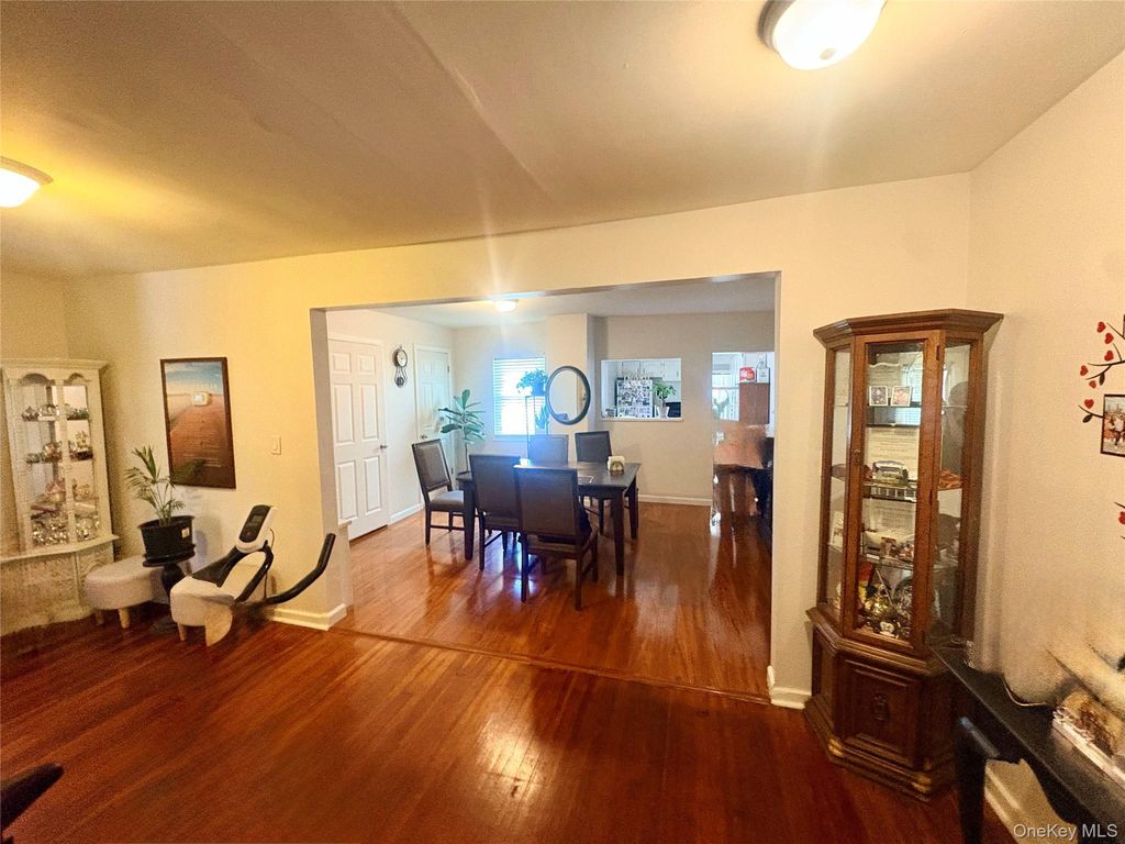 42 Saint Marys Avenue, Staten Island, NY 10305 — photo 3
