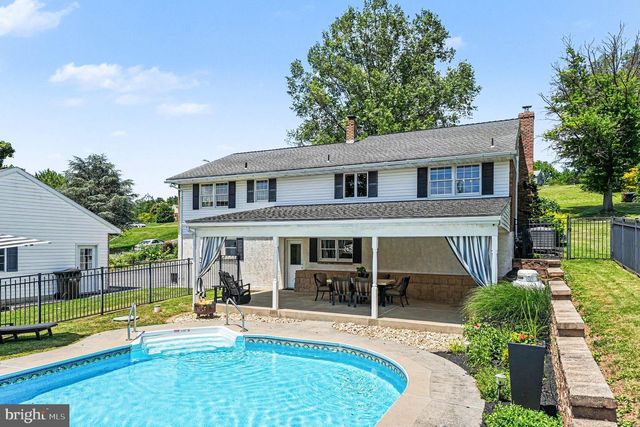 61 APPLEWOOD LN, Boyertown, PA 19512