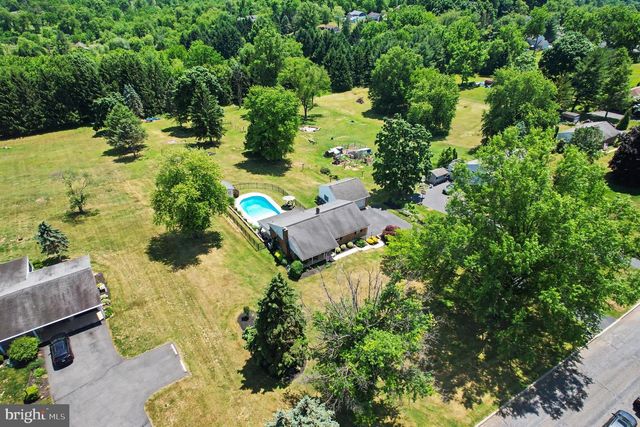 61 APPLEWOOD LN, Boyertown, PA 19512