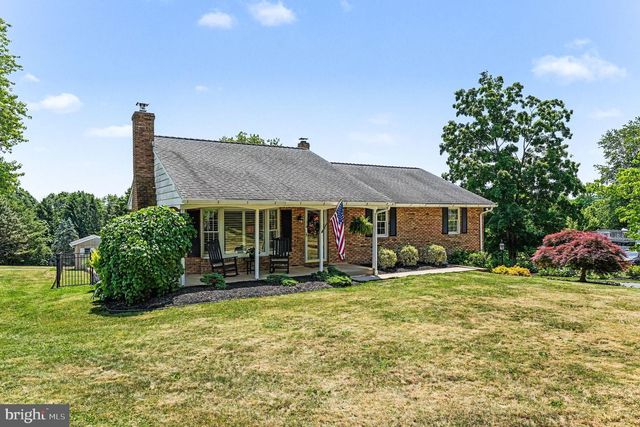 61 APPLEWOOD LN, Boyertown, PA 19512
