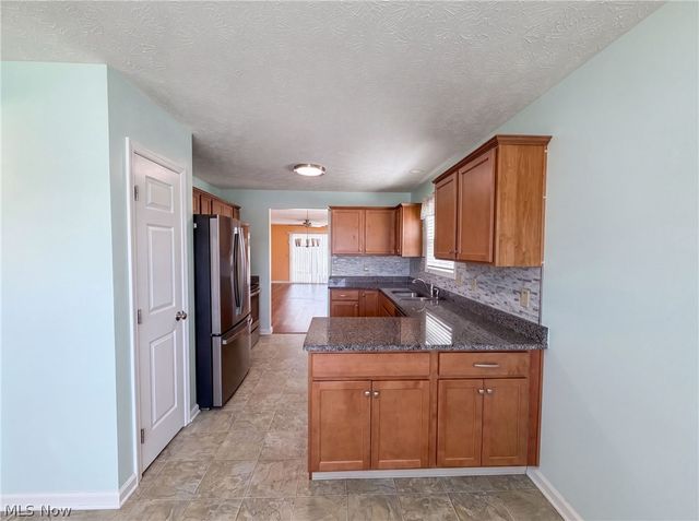 159 Prestwyck Lane, Elyria, OH 44035