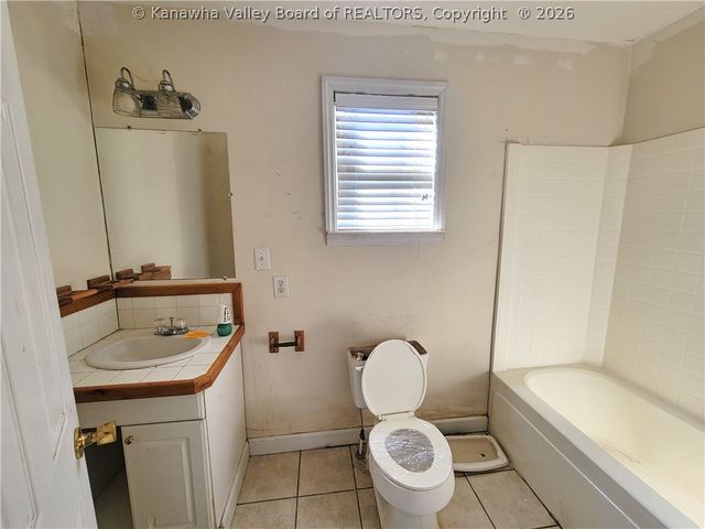 233 Morris Avenue, Pratt, WV 25162