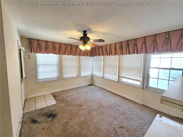 233 Morris Avenue, Pratt, WV 25162