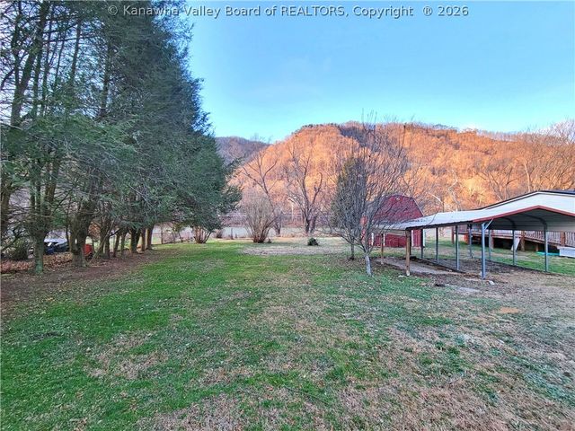 233 Morris Avenue, Pratt, WV 25162