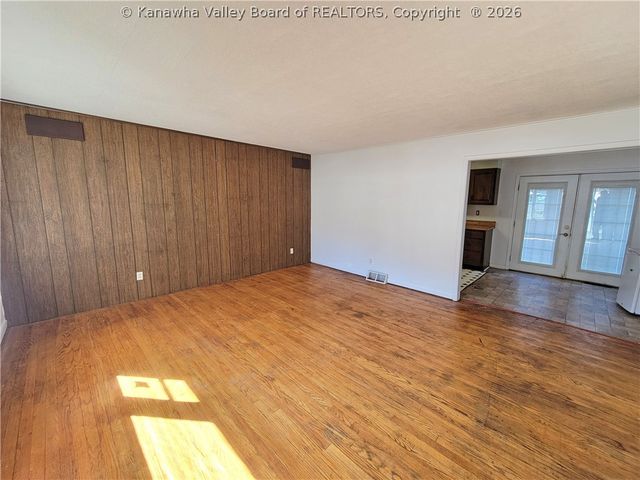 233 Morris Avenue, Pratt, WV 25162