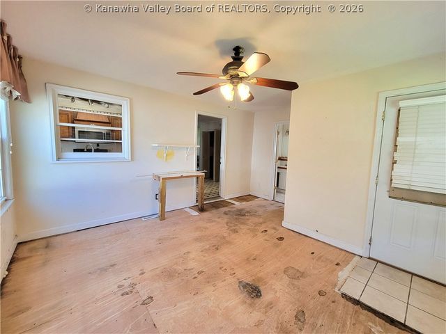 233 Morris Avenue, Pratt, WV 25162