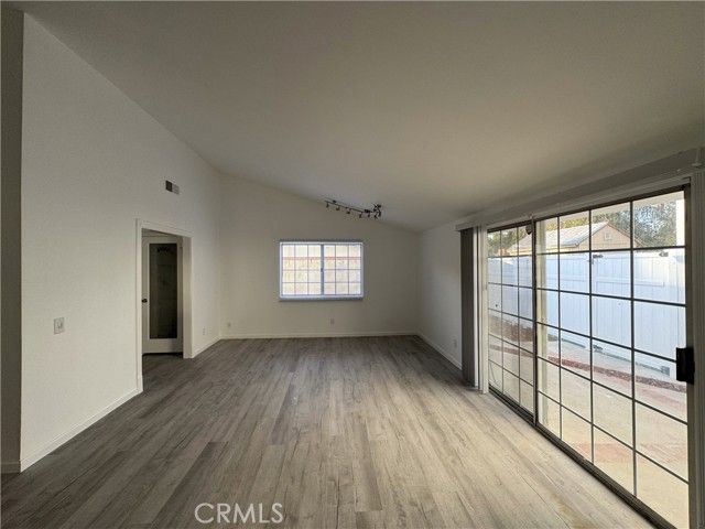 19351 Strathern, Reseda (los Angeles), CA 91335