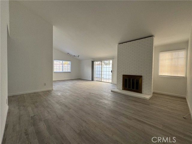 19351 Strathern, Reseda (los Angeles), CA 91335