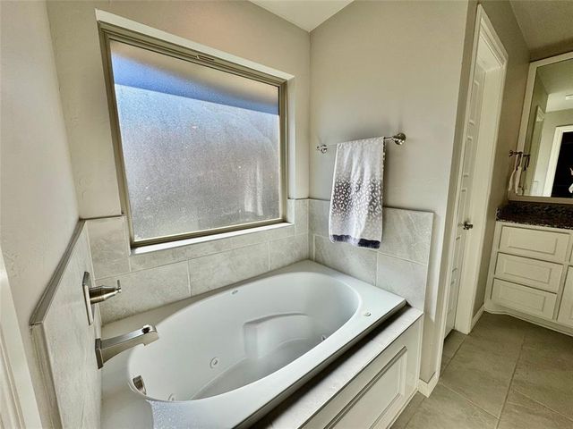 12112 Ava Grace Lane, Yukon, OK 73099