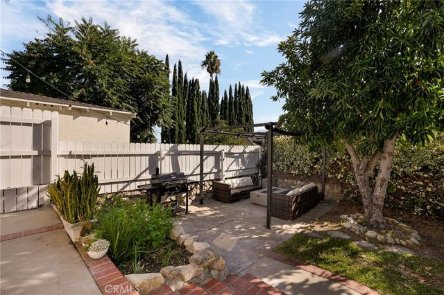 3622 4th Avenue, Glendale, CA 91214