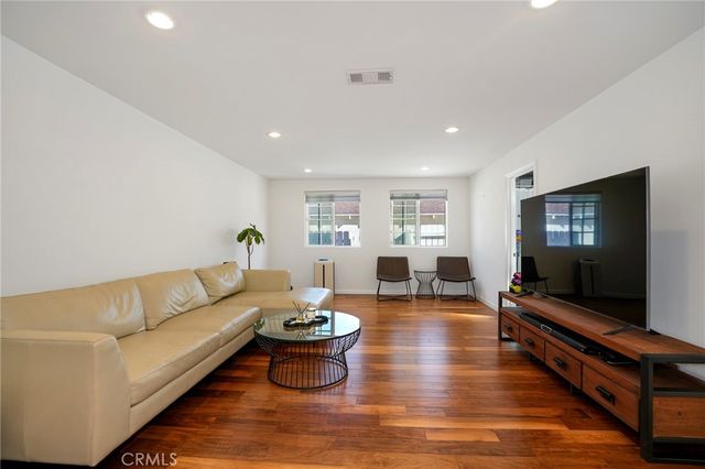 3622 4th Avenue, Glendale, CA 91214