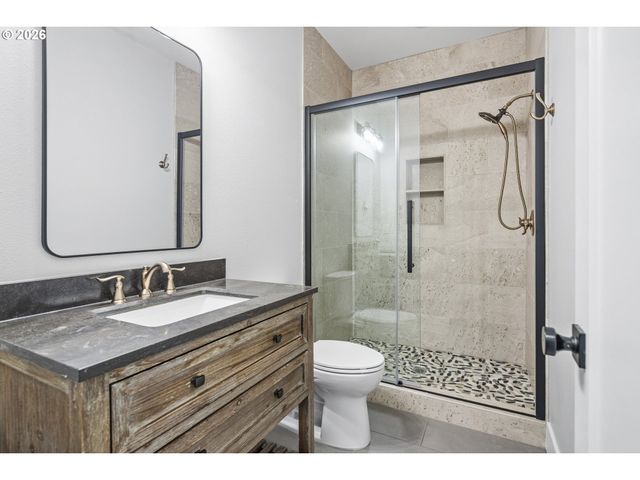 3785 Sw CALDEW St, Portland, OR 97219