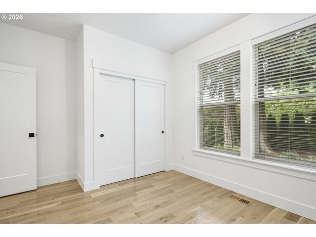 3785 Sw CALDEW St, Portland, OR 97219