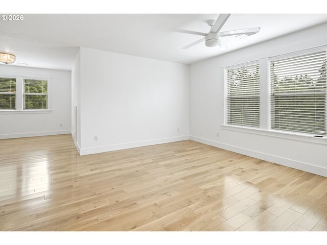 3785 Sw CALDEW St, Portland, OR 97219
