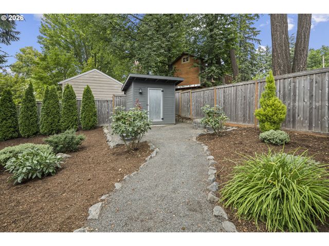 3785 Sw CALDEW St, Portland, OR 97219