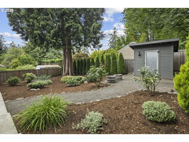 3785 Sw CALDEW St, Portland, OR 97219