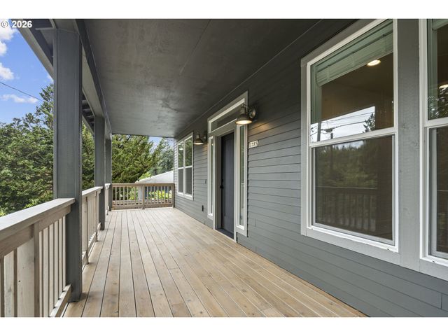 3785 Sw CALDEW St, Portland, OR 97219