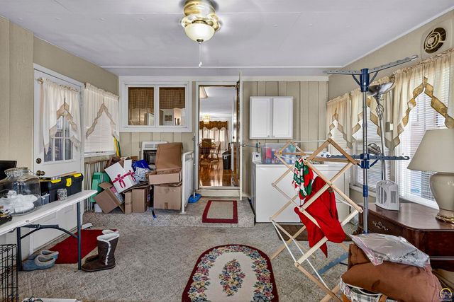 201 Dakota Ave, Holton, KS 66436