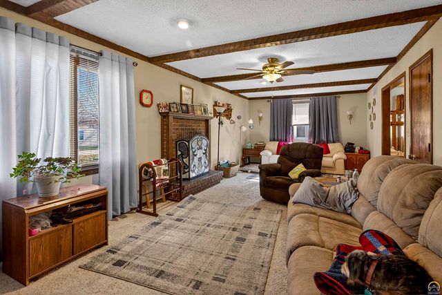 201 Dakota Ave, Holton, KS 66436