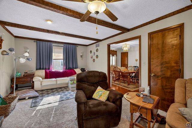 201 Dakota Ave, Holton, KS 66436