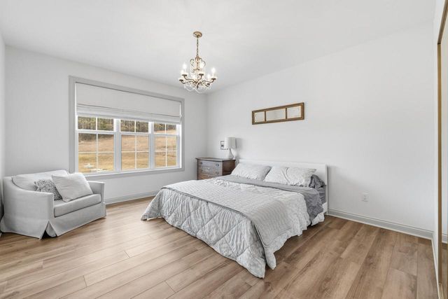 1990 Paradise DRIVE, West Bend, WI 53095