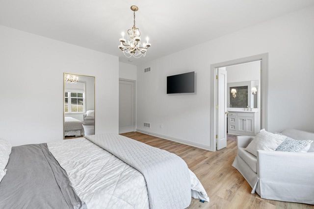 1990 Paradise DRIVE, West Bend, WI 53095