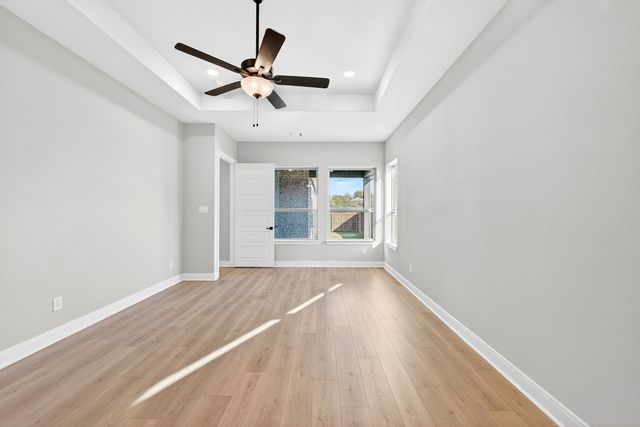 2079 Pine Grove Lane, Arlington, TX 76005