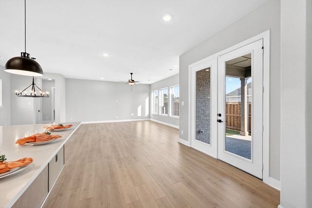 2079 Pine Grove Lane, Arlington, TX 76005