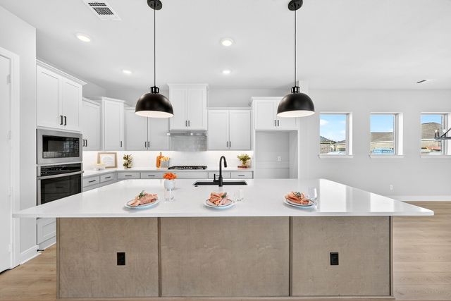 2079 Pine Grove Lane, Arlington, TX 76005