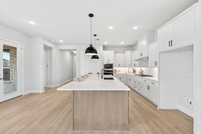 2079 Pine Grove Lane, Arlington, TX 76005