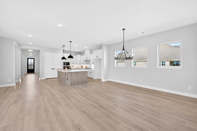 2079 Pine Grove Lane, Arlington, TX 76005