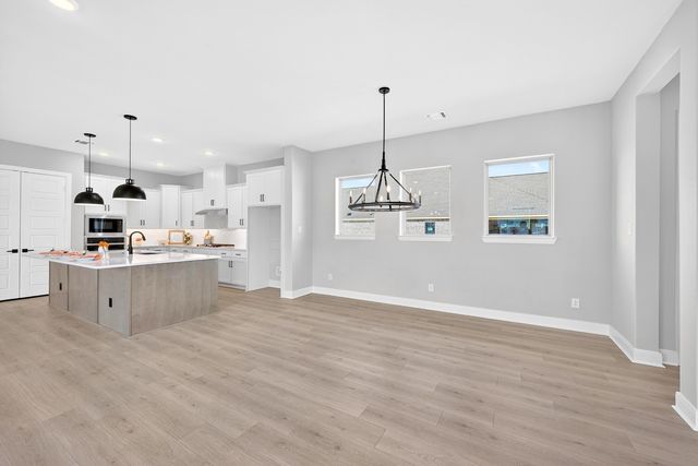 2079 Pine Grove Lane, Arlington, TX 76005