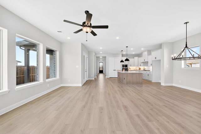 2079 Pine Grove Lane, Arlington, TX 76005